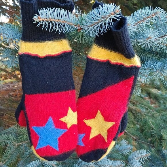 UNIQUE EWE LA LA Mittens  Star Mittens Women's OSFM  One of a kind Hand Made - Picture 1 of 6